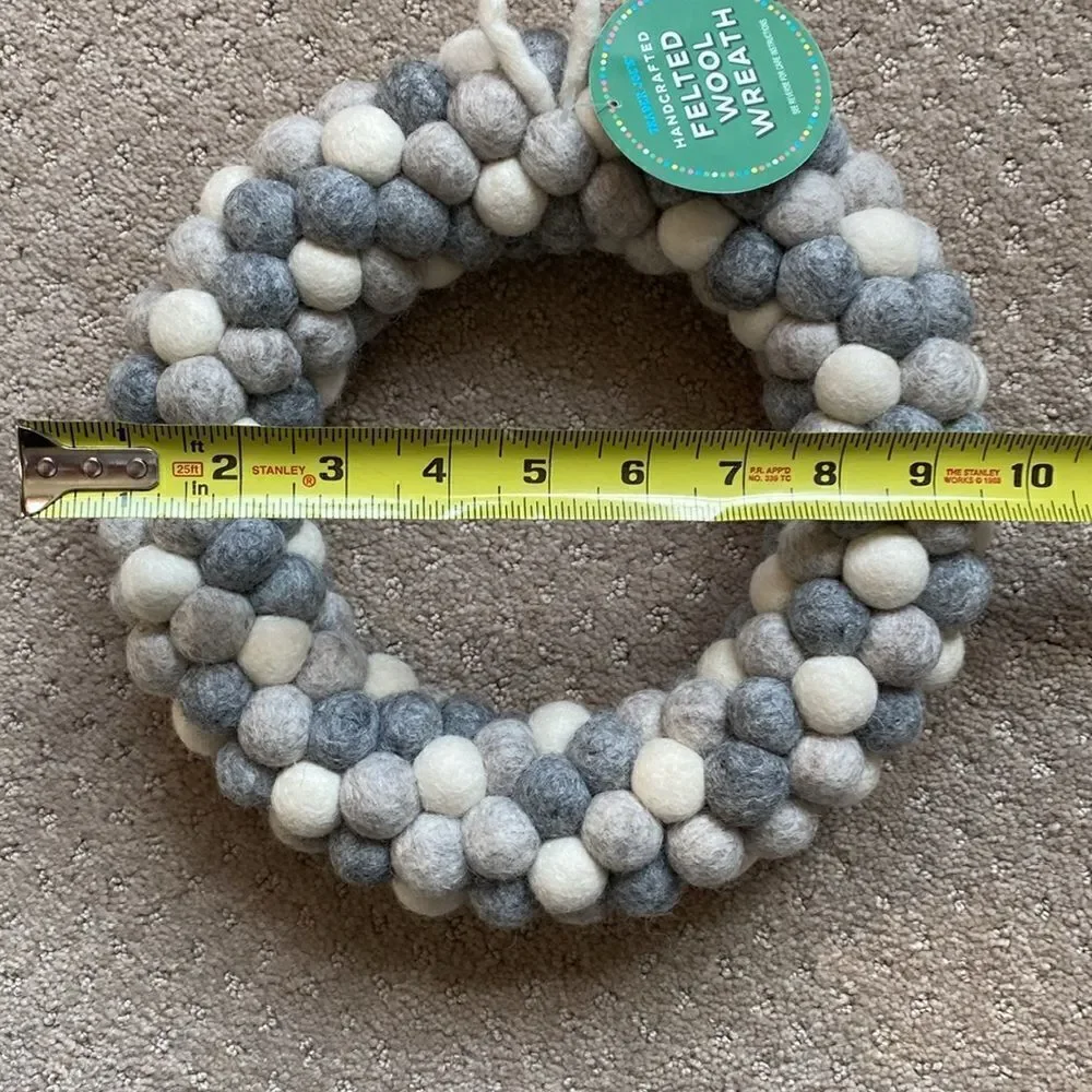 Trader Joe’s Felted Holiday Wreath – Gray & Cream, NWT
